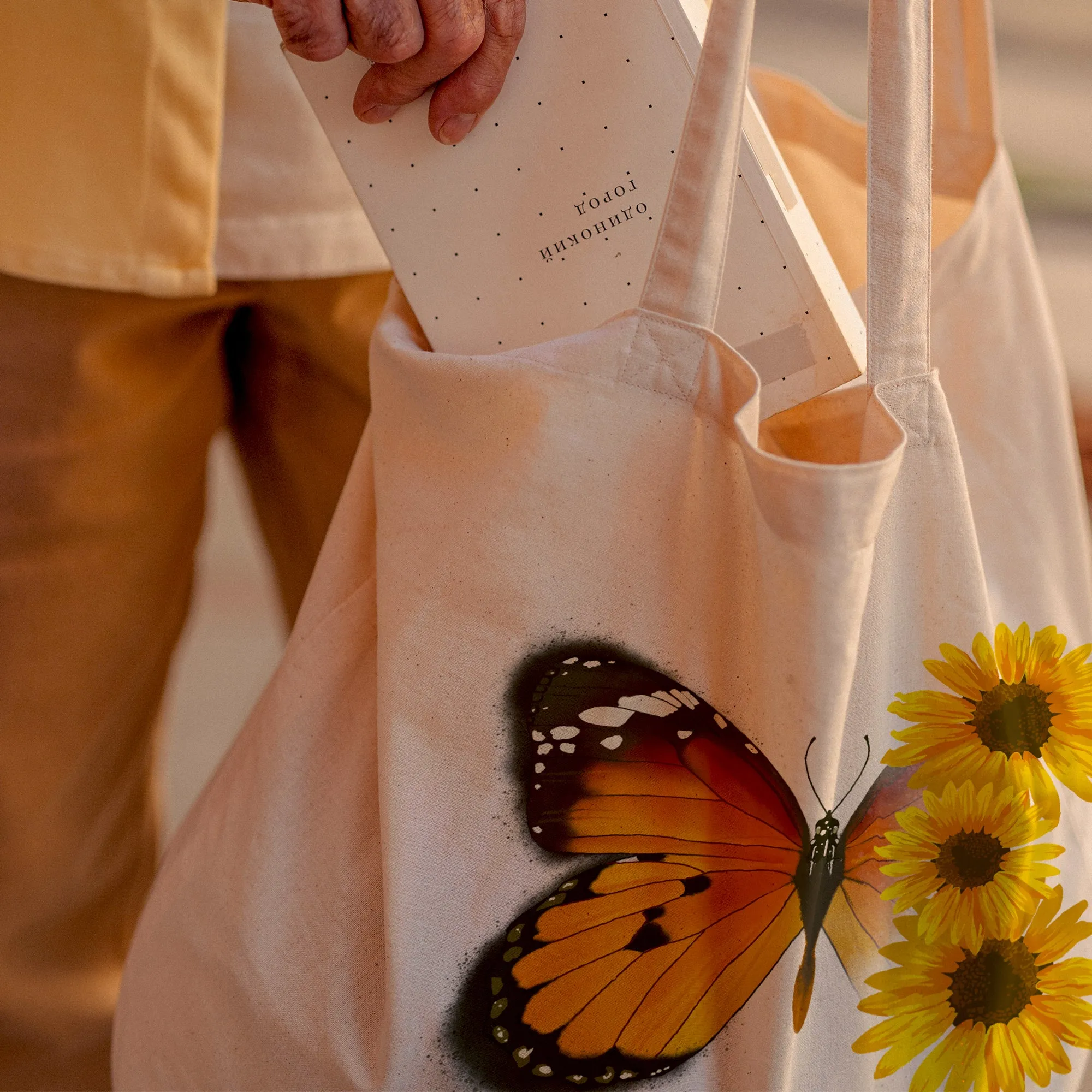 Chamomile butterfly Tote Bag