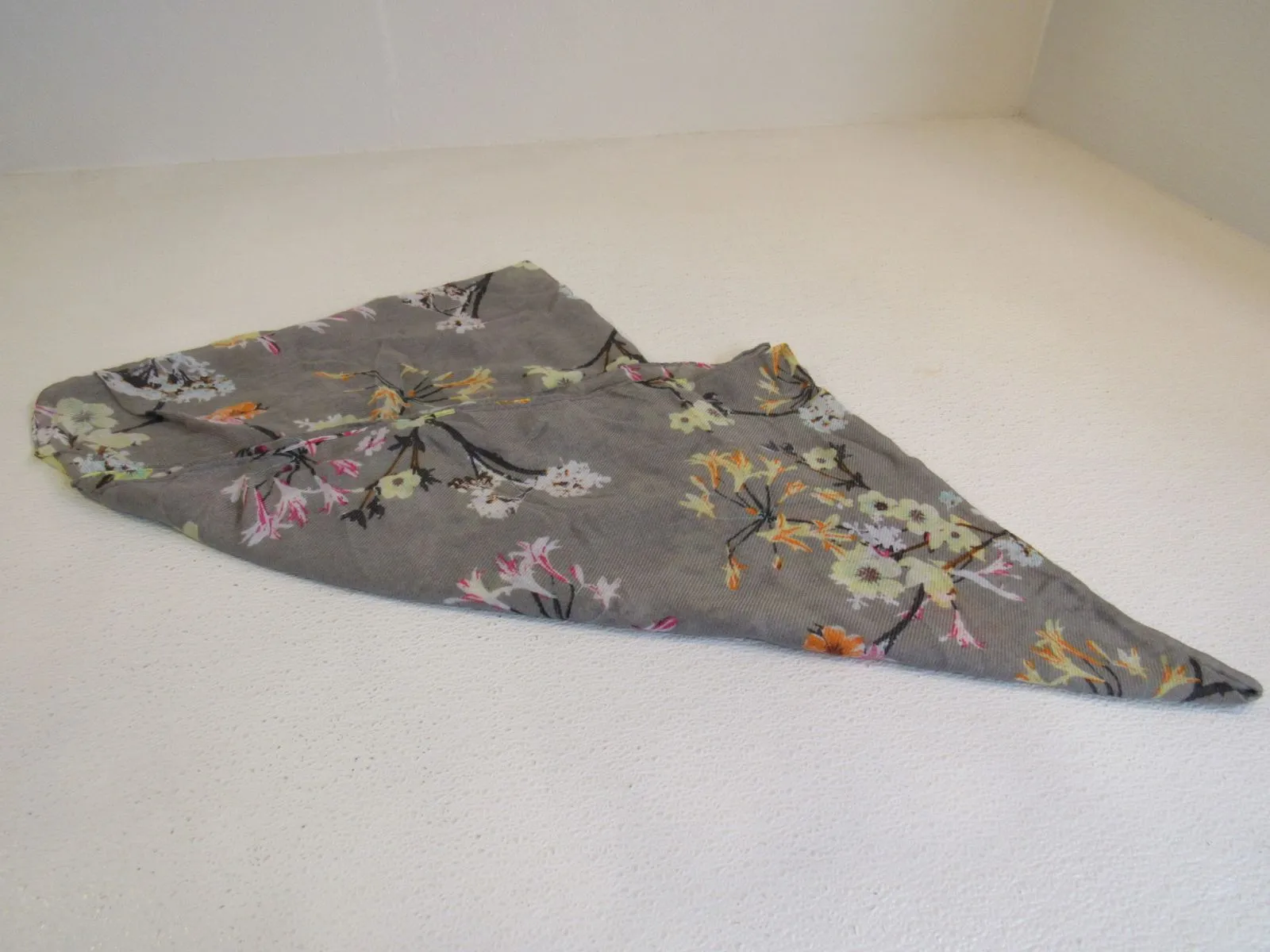 Designer Scarf 36-in Grey Infinity Floral Female -- Used
