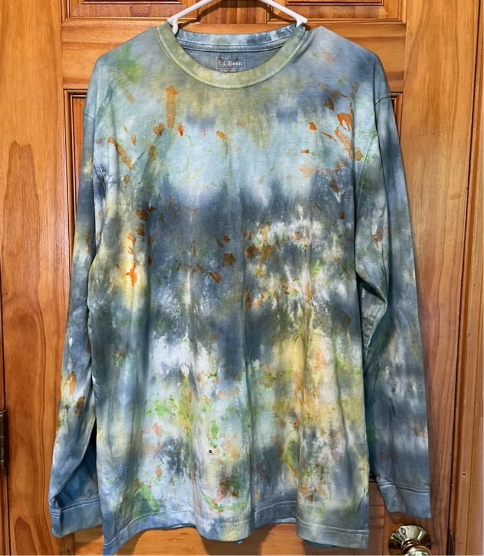 Men’s medium Tye dye long sleeve shirt
