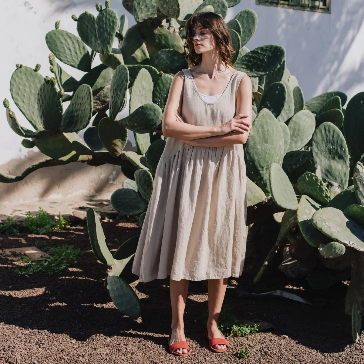 VOLUME oversized linen dress