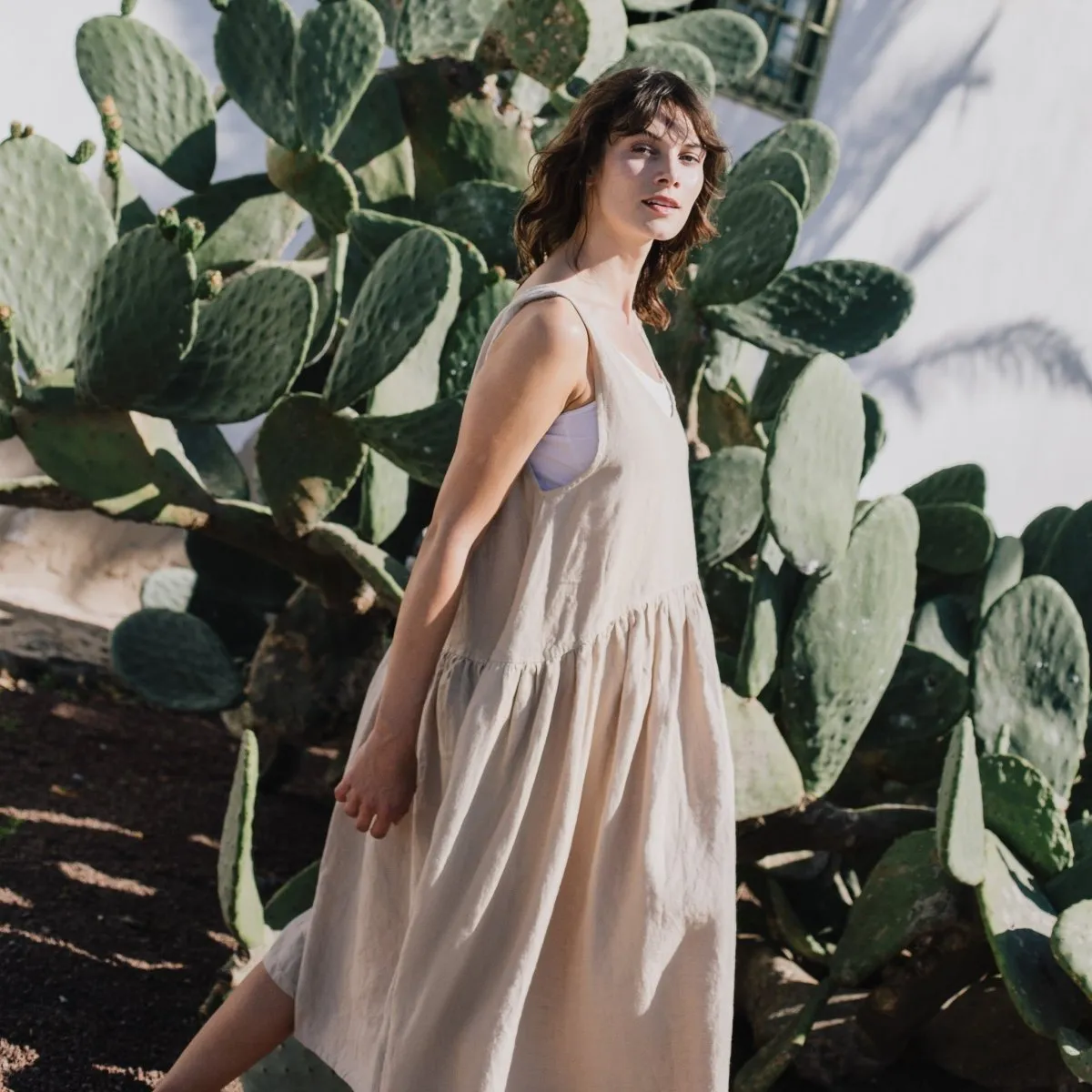 VOLUME oversized linen dress