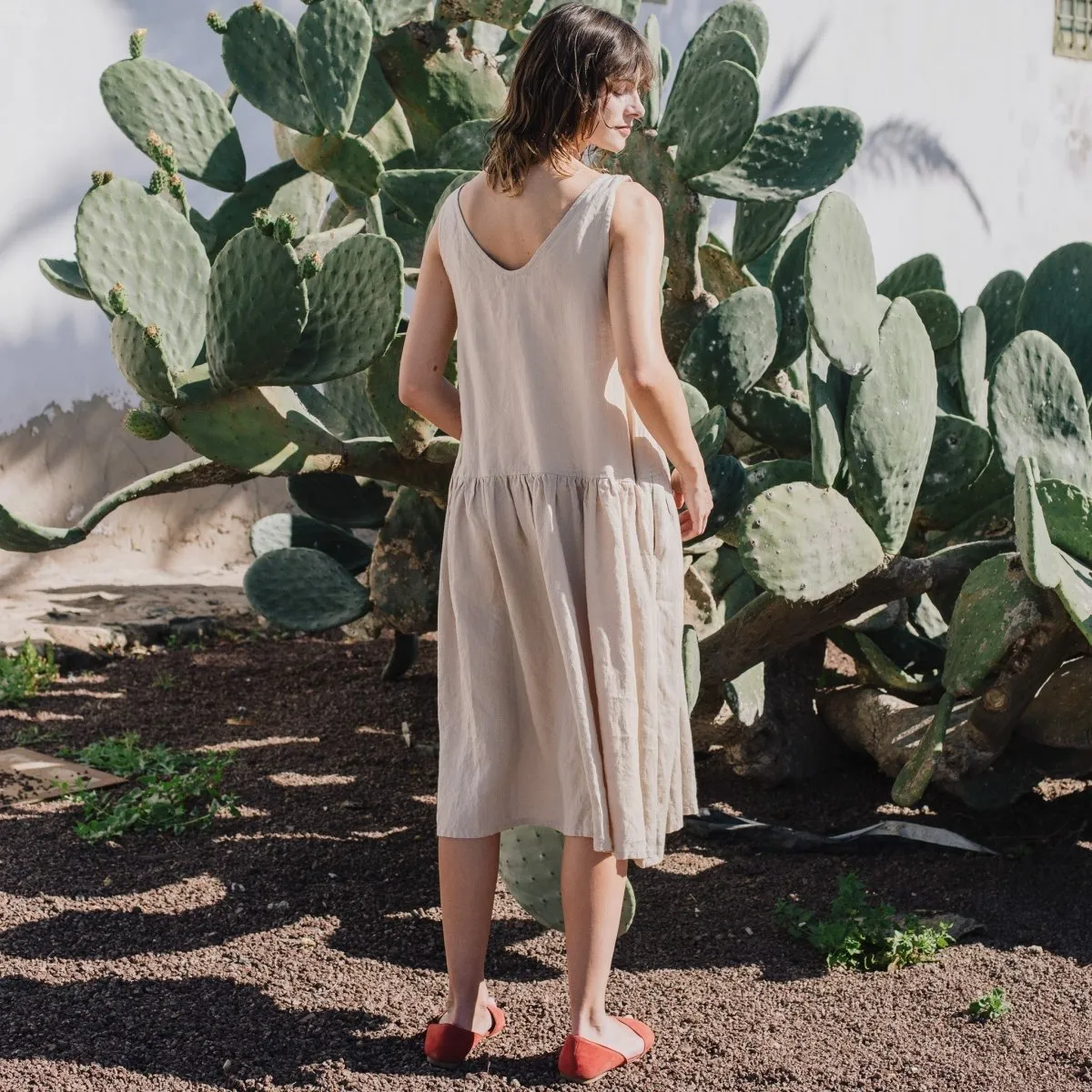 VOLUME oversized linen dress