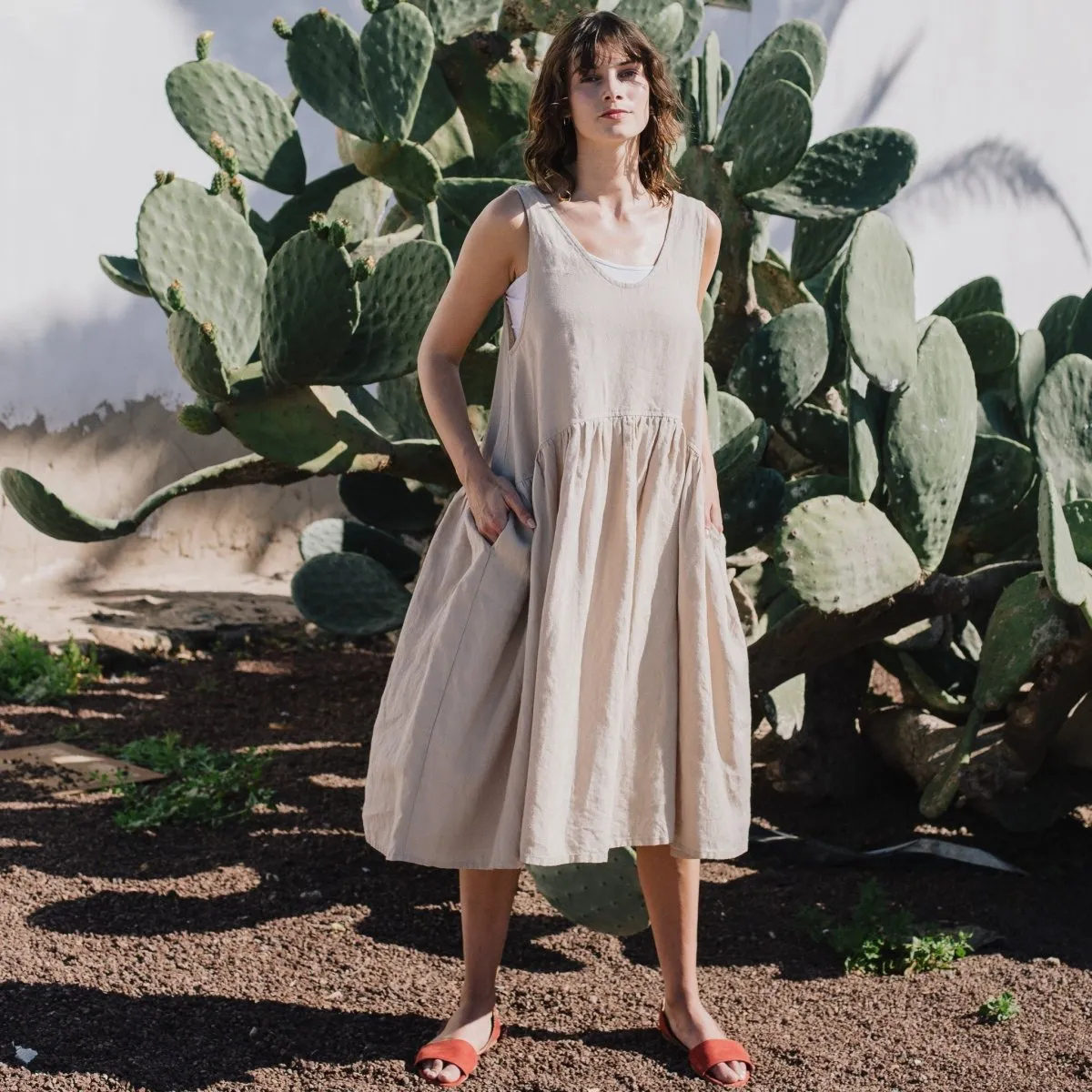 VOLUME oversized linen dress