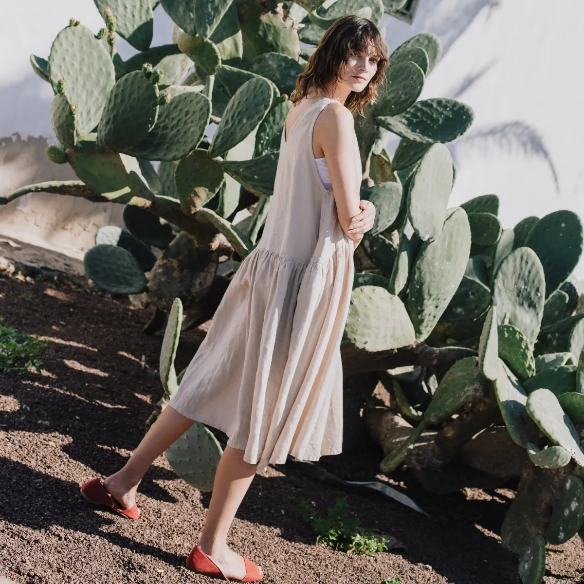 VOLUME oversized linen dress