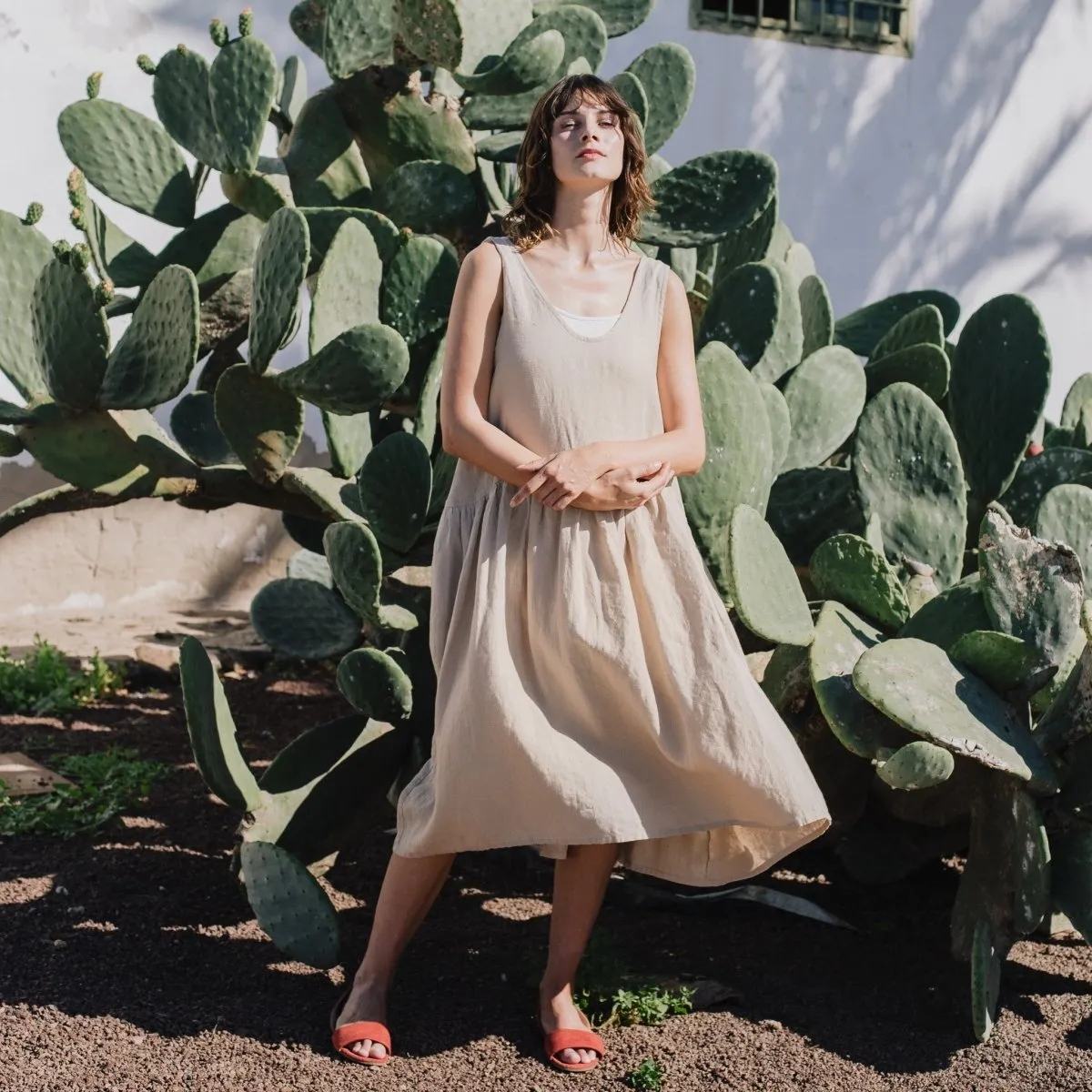 VOLUME oversized linen dress
