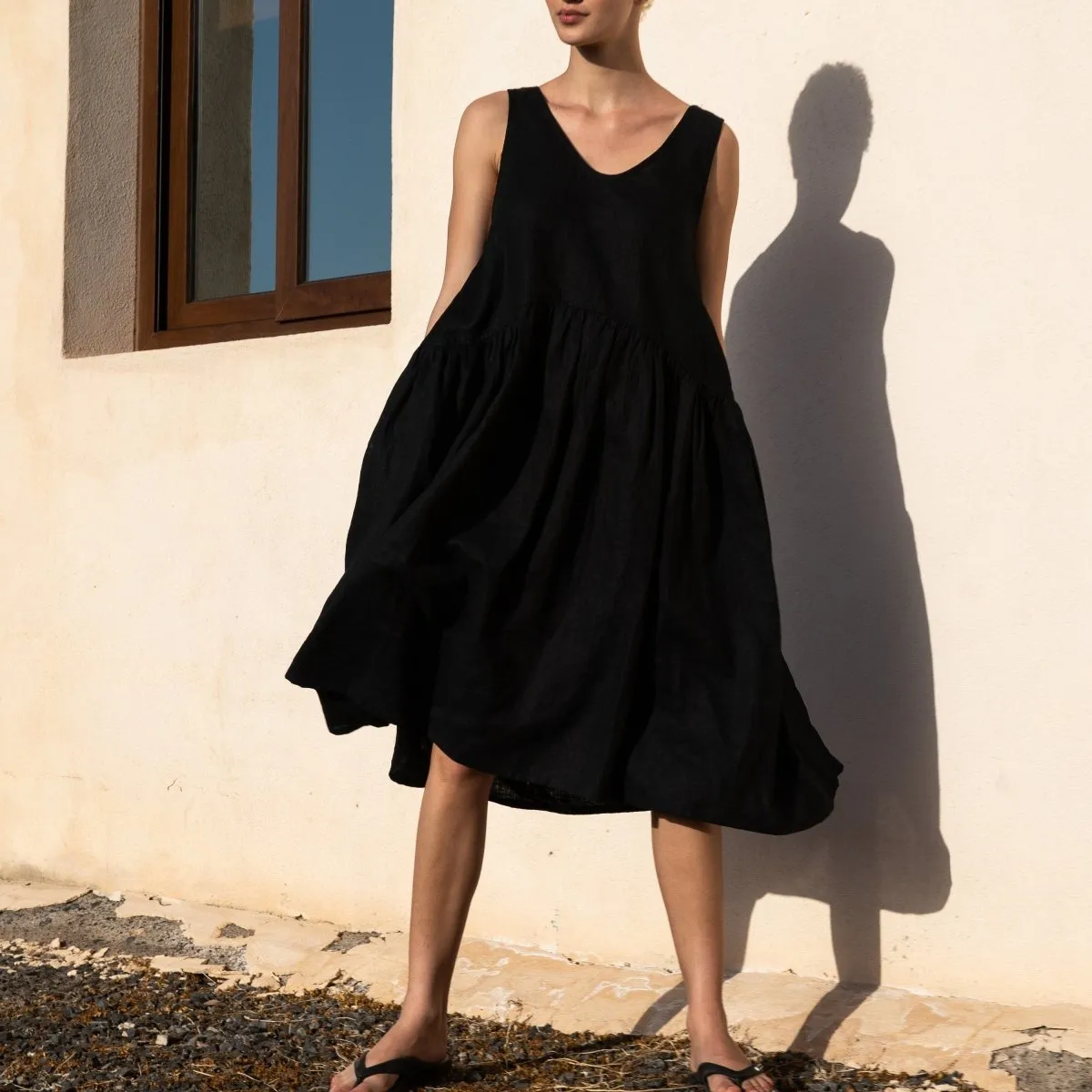 VOLUME oversized linen dress