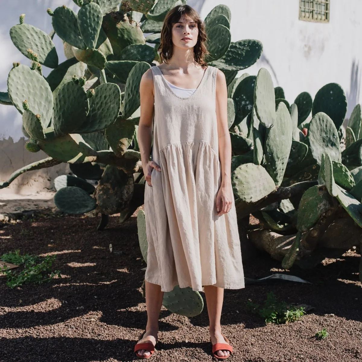 VOLUME oversized linen dress